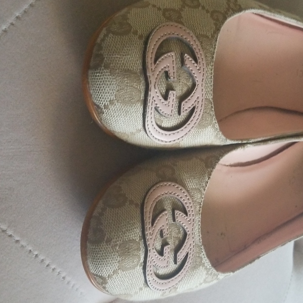 Gucci flats